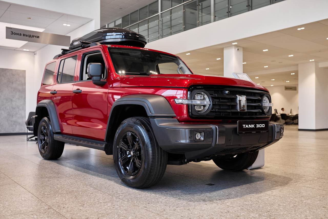 Tank 300 City Adventure 2.0T 4WD 8AT (220 л.с.) PY24 MY22