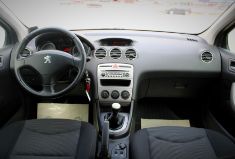 Peugeot 408 2012 года с пробегом 209 492 км, фото 15