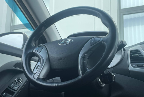 Hyundai Elantra 2015 года с пробегом 97 037 км, фото 16
