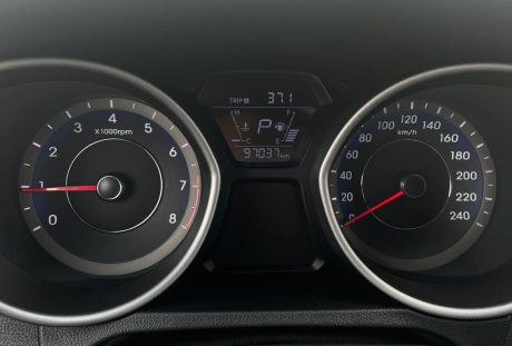 Hyundai Elantra 2015 года с пробегом 97 037 км, фото 9