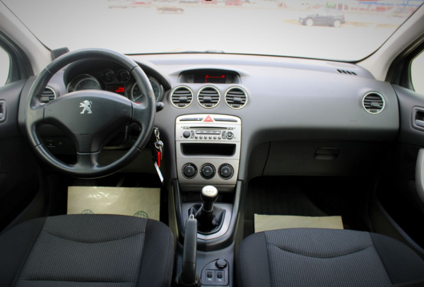 Peugeot 408 2012 года с пробегом 209 492 км, фото 15