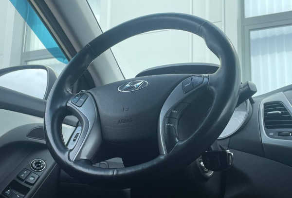 Hyundai Elantra 2015 года с пробегом 97 037 км, фото 16