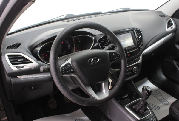 LADA Vesta SW Cross 2018 года с пробегом 142 001 км, фото 17