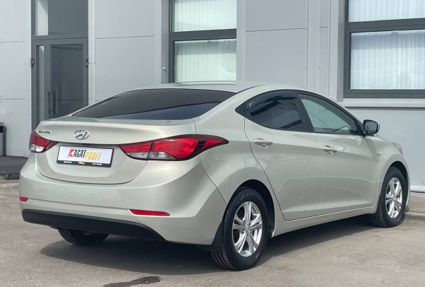 Hyundai Elantra 2015 года с пробегом 97 037 км, фото 5