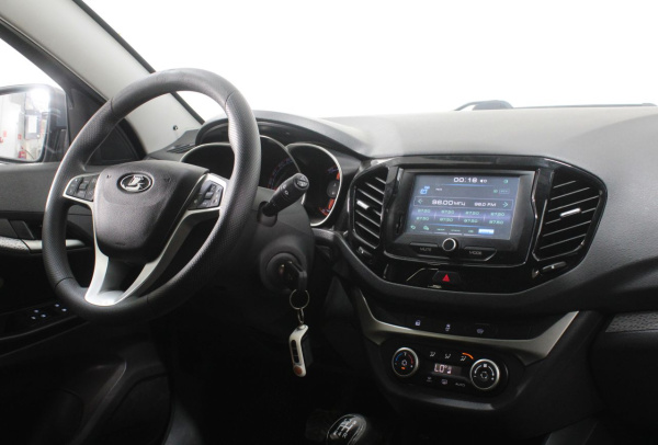 LADA Vesta SW Cross 2018 года с пробегом 142 001 км, фото 11