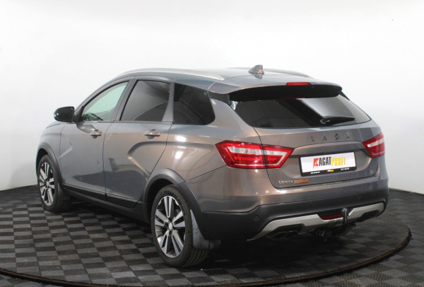 LADA Vesta SW Cross 2018 года с пробегом 142 001 км, фото 8