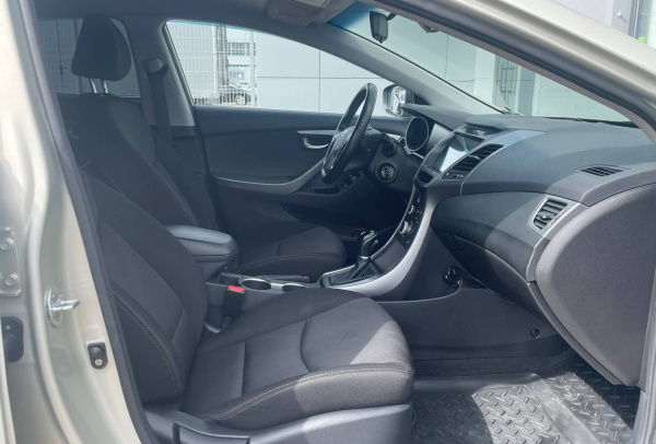 Hyundai Elantra 2015 года с пробегом 97 037 км, фото 12