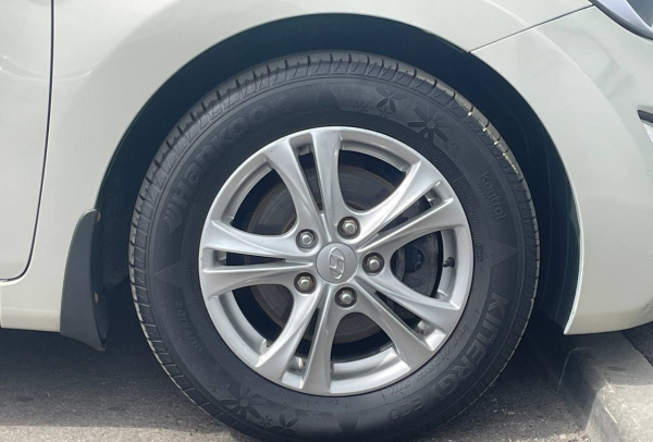 Hyundai Elantra 2015 года с пробегом 97 037 км, фото 21
