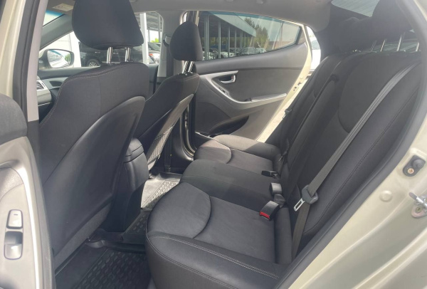 Hyundai Elantra 2015 года с пробегом 97 037 км, фото 11