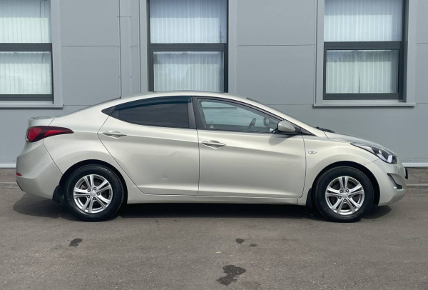 Hyundai Elantra 2015 года с пробегом 97 037 км, фото 4