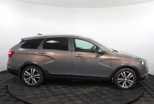 LADA Vesta SW Cross 2018 года с пробегом 142 001 км, фото 4